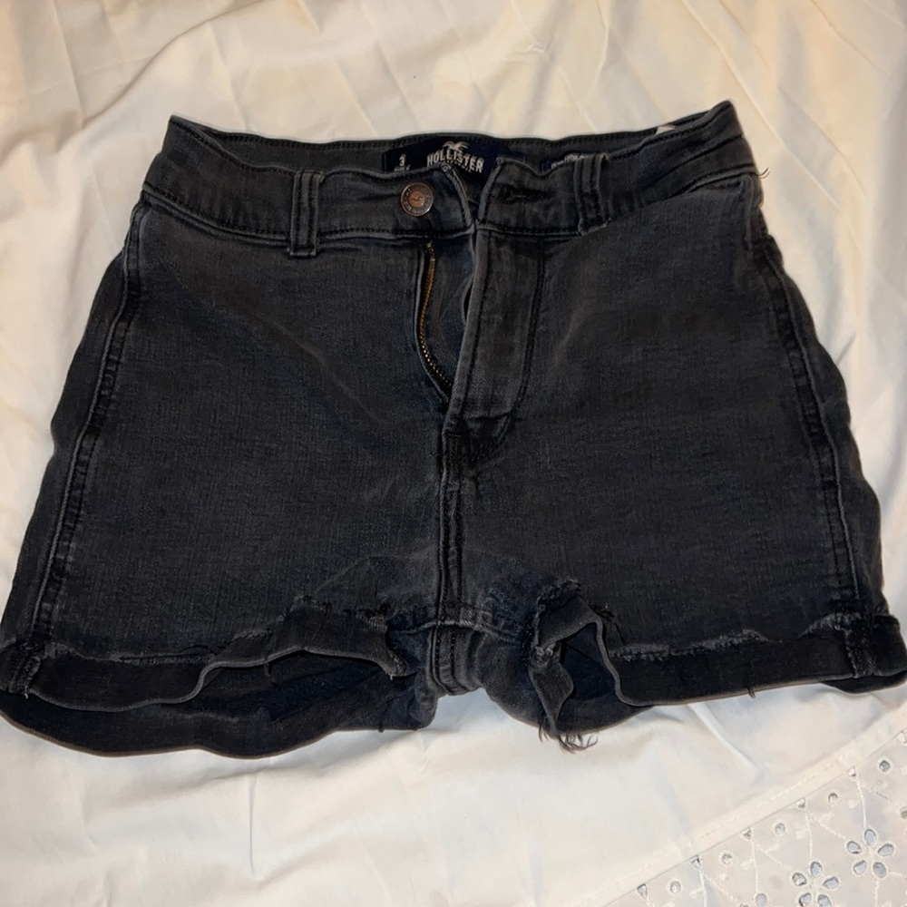 Black Hollister women’s high waist Shorts size 3 w26